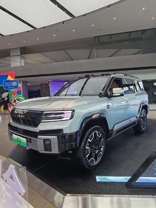 重庆北碚区恒鑫润企业管理咨询比亚迪方程豹硬派越野的爆款，英菲尼迪35周年与你共成长